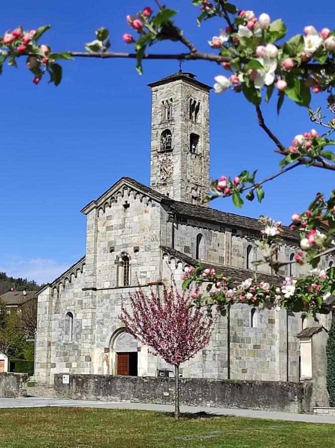 Le Farfalle Di Armeno Exteriör bild